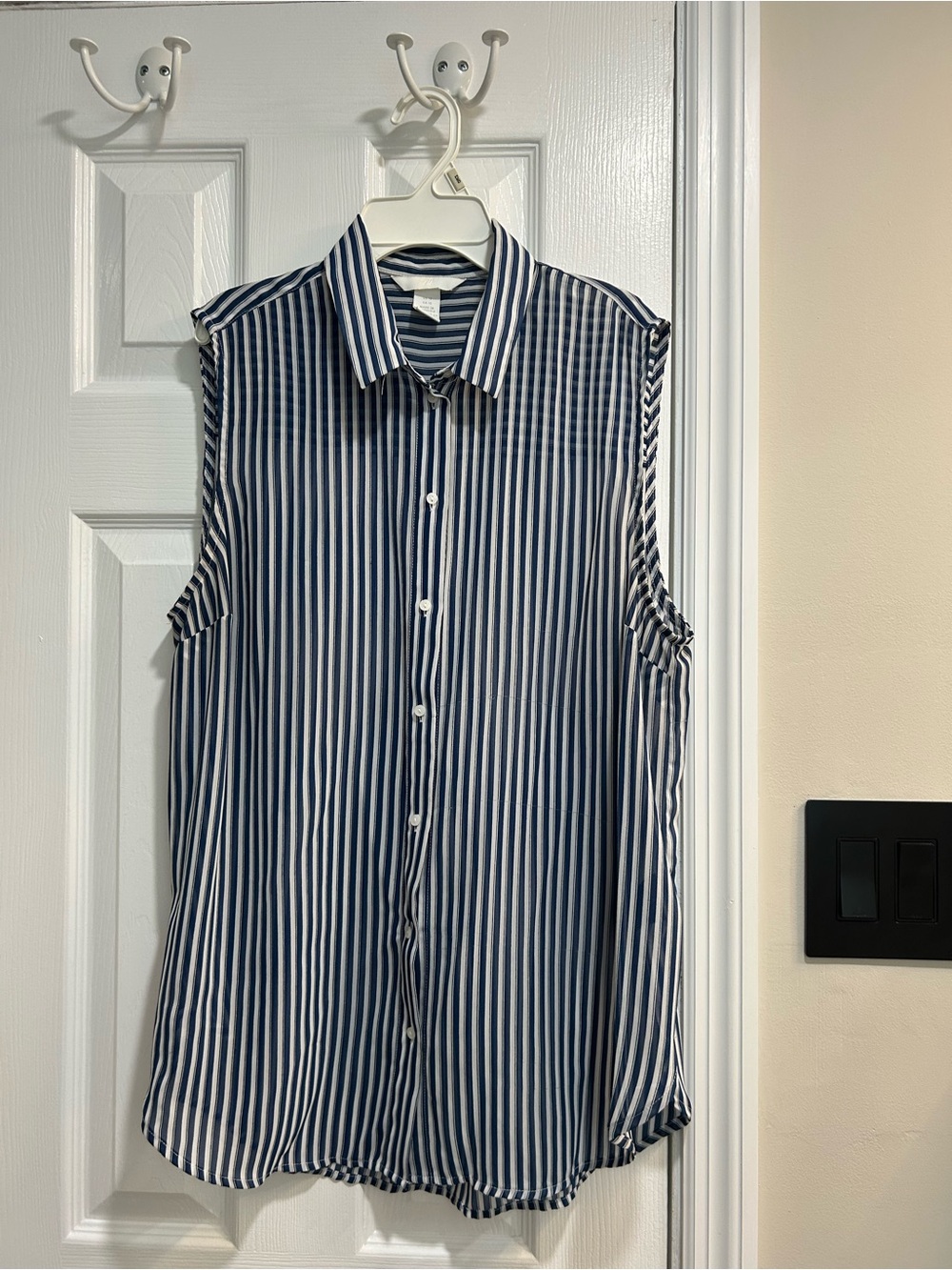 H&M Sleeveless Navy and White Striped Button-Down Shirt  women size 12